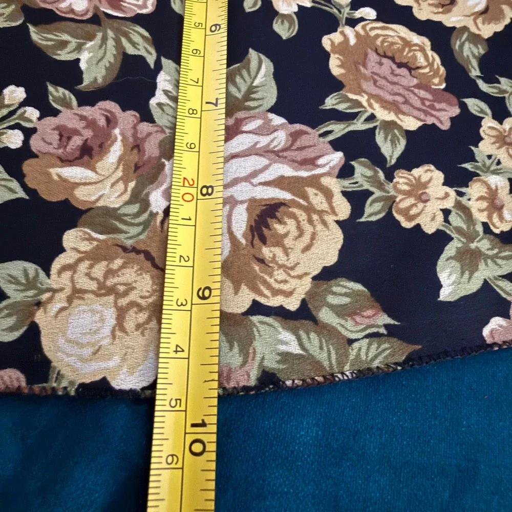 Vibrant Floral Print Scarf Sheer Lightweight Leopard‎ Accent